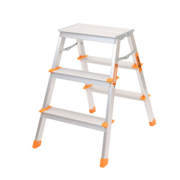 Vaunt 3 Tread Step Stool*