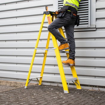 Vaunt Stepladder 6 Tread Fibreglass En131*