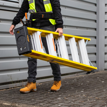 Vaunt Stepladder 4 Tread Fibreglass En131*